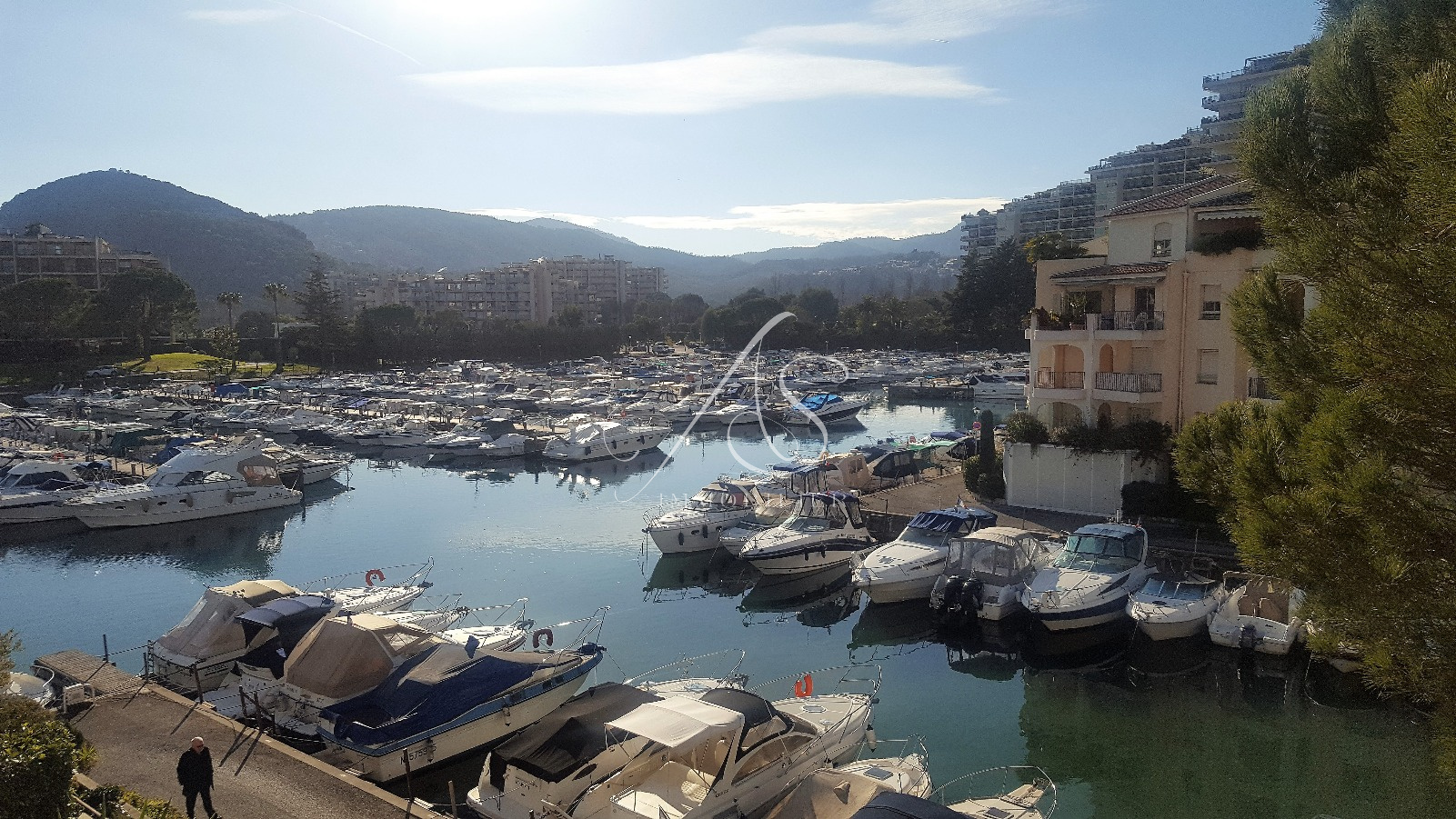 Offres locations vacances 2 pièces sur l Ile de Cannes Marina AS